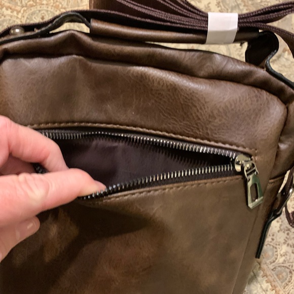 Men’s Weixier Leather Messenger Crossbody Bag - Picture 9 of 15